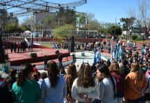 El intendente Guillermo Britos encabezó el acto de apertura de la celebración del Día del Respeto a la Diversidad Cultural