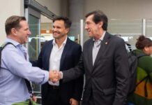 El Gobernador Carlos Sadir dio la bienvenida al «Primer Turista 2024»