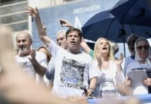 Kicillof participó de la marcha por el Día Nacional de la Memoria por la Verdad y la Justicia