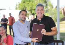 Llaryora visitó Villa del Rosario y firmó convenios para obras en jardines de infantes y pavimentación de calles