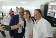 Llaryora inauguró el nuevo edificio del IPET 420 de Isla Verde