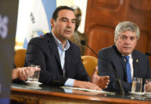 Gustavo Valdés firmó un convenio con la Universidad Nacional del Nordeste