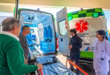 Juan Andreotti presentó dos nuevas ambulancias de Terapia Intensiva Móvil