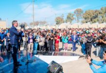 El gobernador Orrego entregó la llave de su nueva casa a 204 familias de Caucete