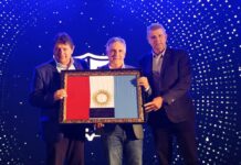 Llaryora destacó el rol social y cultural de los clubes de básquet de la provincia