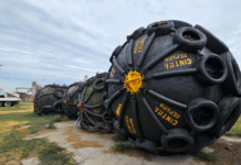 Puerto Quequén: Se realizó el mantenimiento de defensas neumáticas