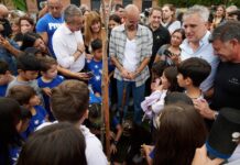 El intendente Javkin y Abel Pintos plantaron árboles en el Parque Nacional a la Bandera