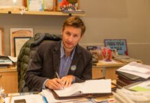 Ferraris firmó un importante convenio con la Universidad de Belgrano