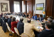 Kicillof y Cuattromo firmaron convenios de leasing con municipios para la compra de bienes de capital