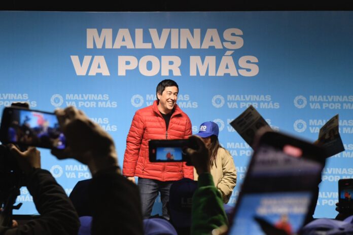 Leo Nardini arrasó en Malvinas Argentinas y Fuerza Patria se quedó con más del 68% de los votos