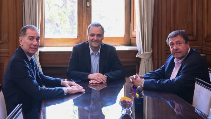 Primer encuentro - positivo diálogo de Weretilneck con Adorni y Santilli