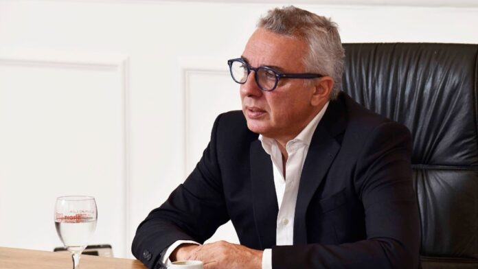 Julio Zamora - No causaría ninguna sorpresa que la decisión de interrumpir el transporte sea una antesala para privatizar el servicio