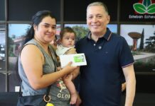 Fernando Gray entregó 113 tarjetas del Plan ‘Más Vida’ a familias del distrito