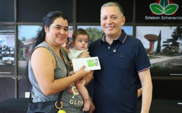 Fernando Gray entregó 113 tarjetas del Plan ‘Más Vida’ a familias del distrito