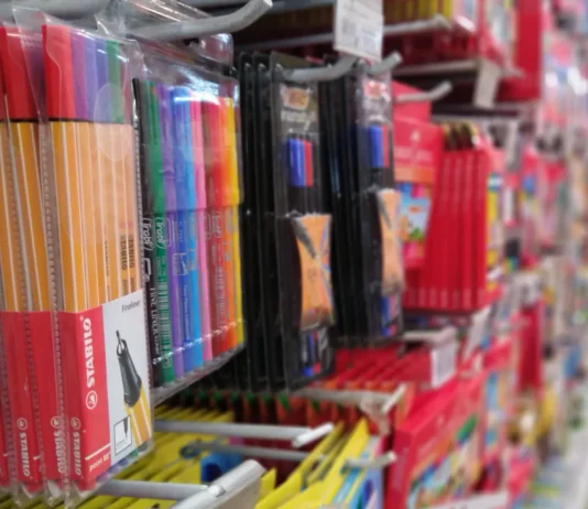 Vuelta a clases: El costo de la canasta escolar y la diferencia entre mayoristas y supermercados