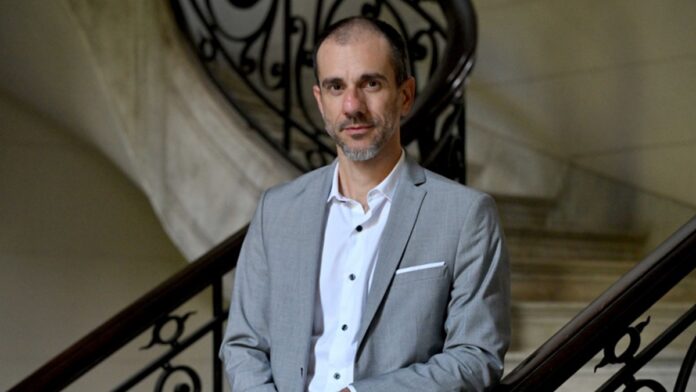 Pablo Petrecca propone prohibir los celulares y restringir las comunicaciones de los presos en las cárceles bonaerenses