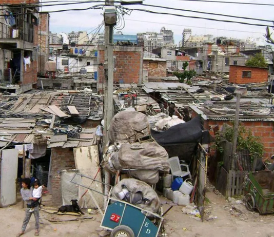 La pobreza volvió a aumentar y ya afecta a más de 15 millones de argentinos