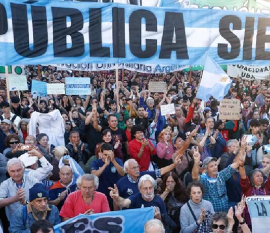 Multitudinaria Marcha Universitaria en todo el país