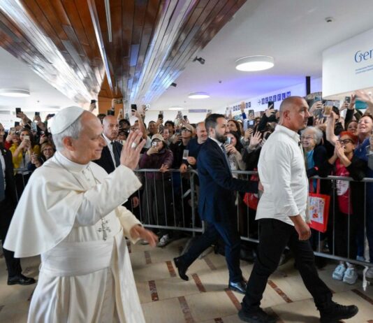El Vaticano confirmó que la operación del papa León XIV fue exitosa: los detalles de su salud